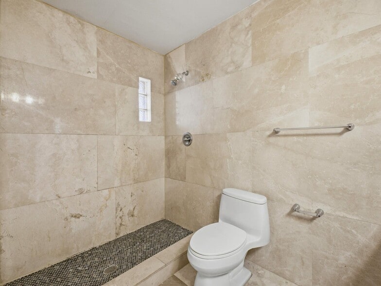 Building Photo - 3561 Oberon Ave