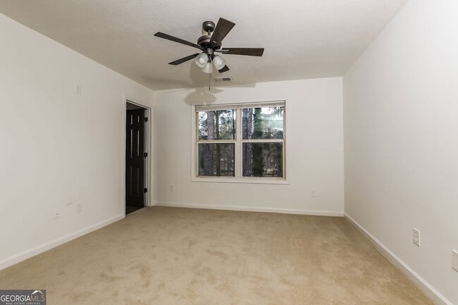 Building Photo - 2555 Flat Shoals Rd