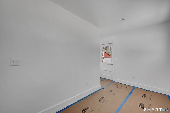 Building Photo - 220 Upper Grassy Hill Rd