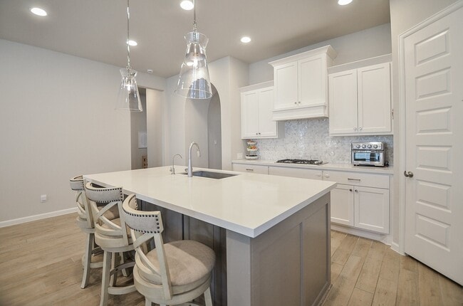 Building Photo - 30247 Gold Finch Pl