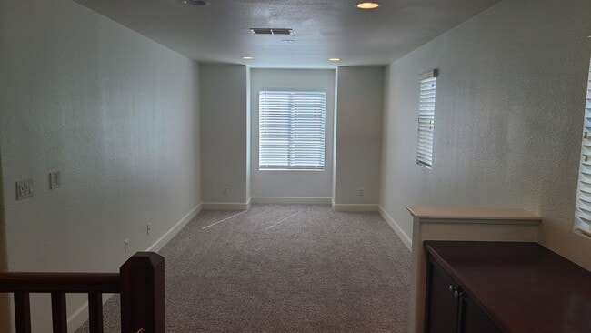 Building Photo - West Roseville, New Paint & Carpet 2 Story...
