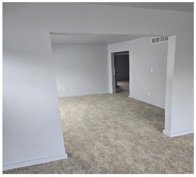Building Photo - 15756 Ohio St