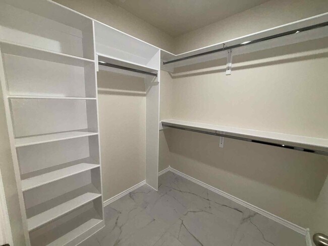Building Photo - 5821 Colegio Ln
