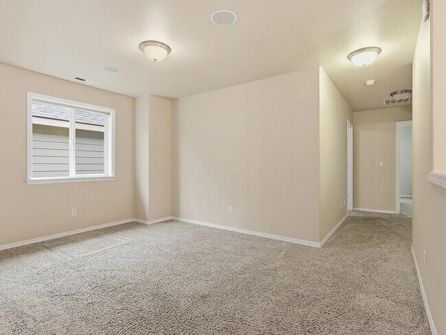 Building Photo - 61330 Huckleberry Pl