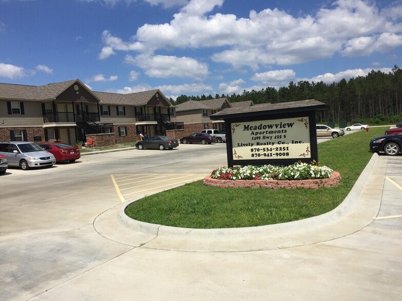 Building Photo - Meadowview Apartments