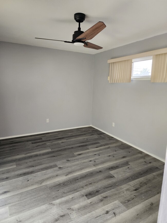 Building Photo - 9172 Thilow Dr
