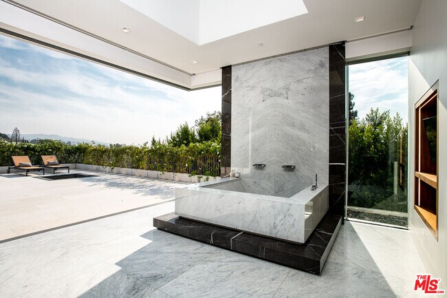 Building Photo - 642 Perugia Way