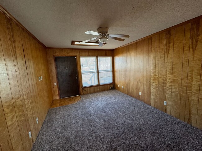 Building Photo - 3 bedroom 1 bath garage conversion with fl...