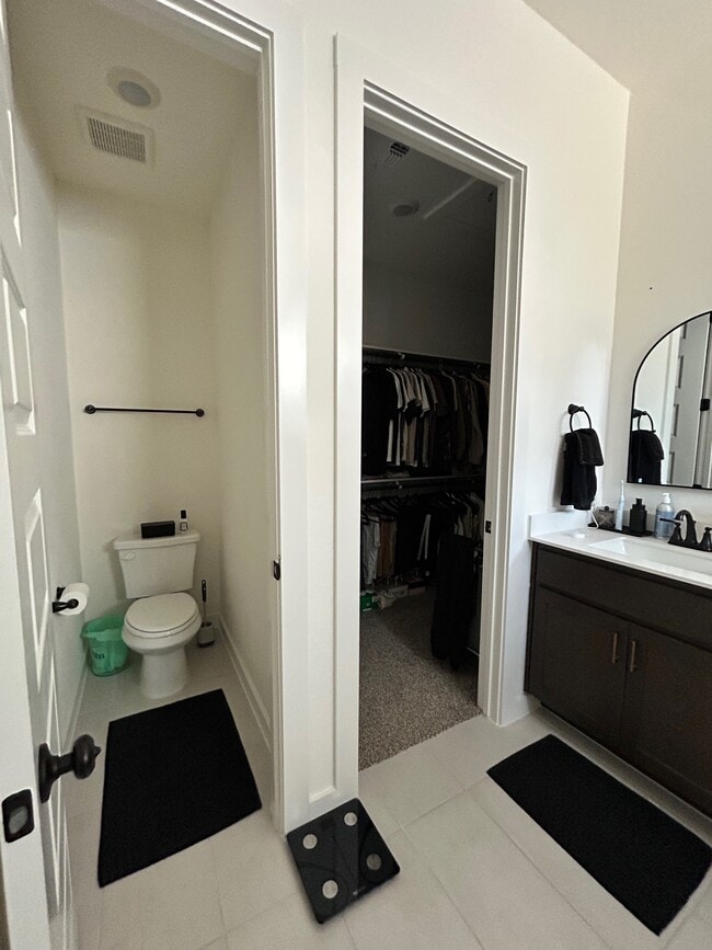 Building Photo - 2113 Western Vw Dr