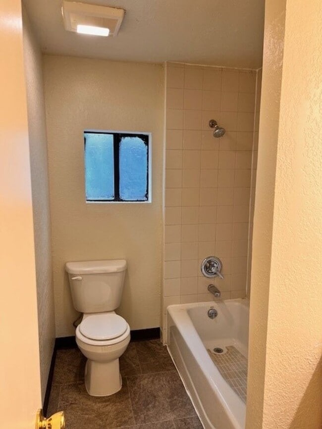 Building Photo - 1471