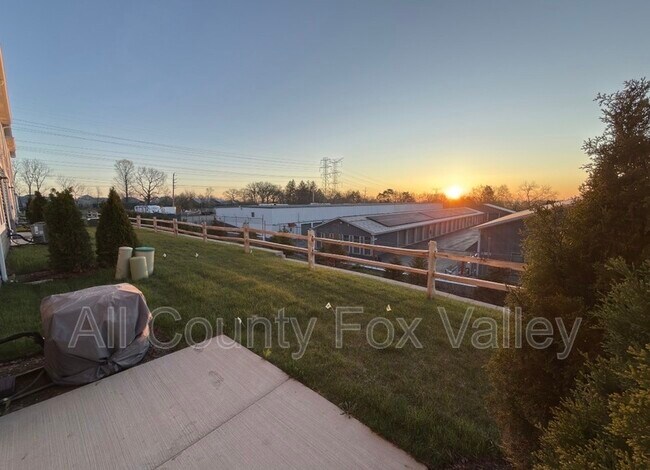 Building Photo - 1135 White Oak Cir