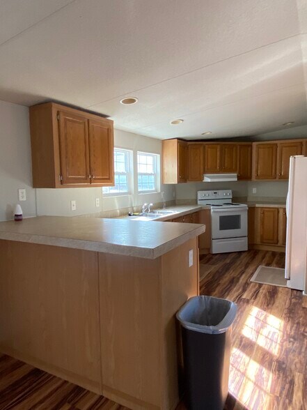 Building Photo - 178 High Rock Ct