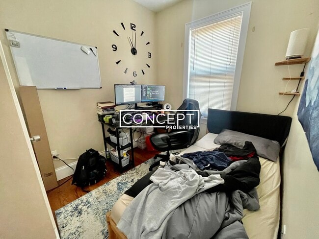 Building Photo - 10 Bickford Ave