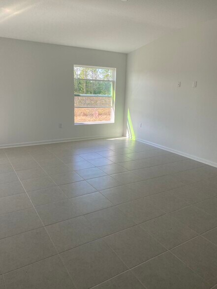 Building Photo - 2316 Green Valley St