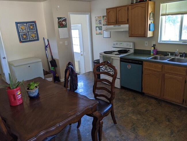 Building Photo - 7845 2nd St