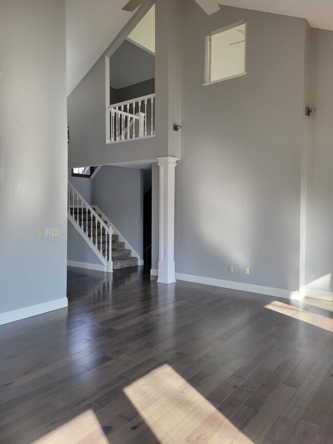 Building Photo - 116 Knollwood Ln