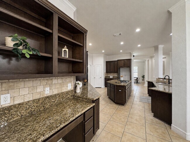 Building Photo - 3301 Elm Creek Dr