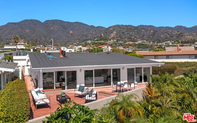 Building Photo - 18100 Wakecrest Dr