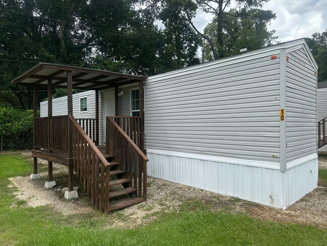 Building Photo - 7775 Florida Blvd