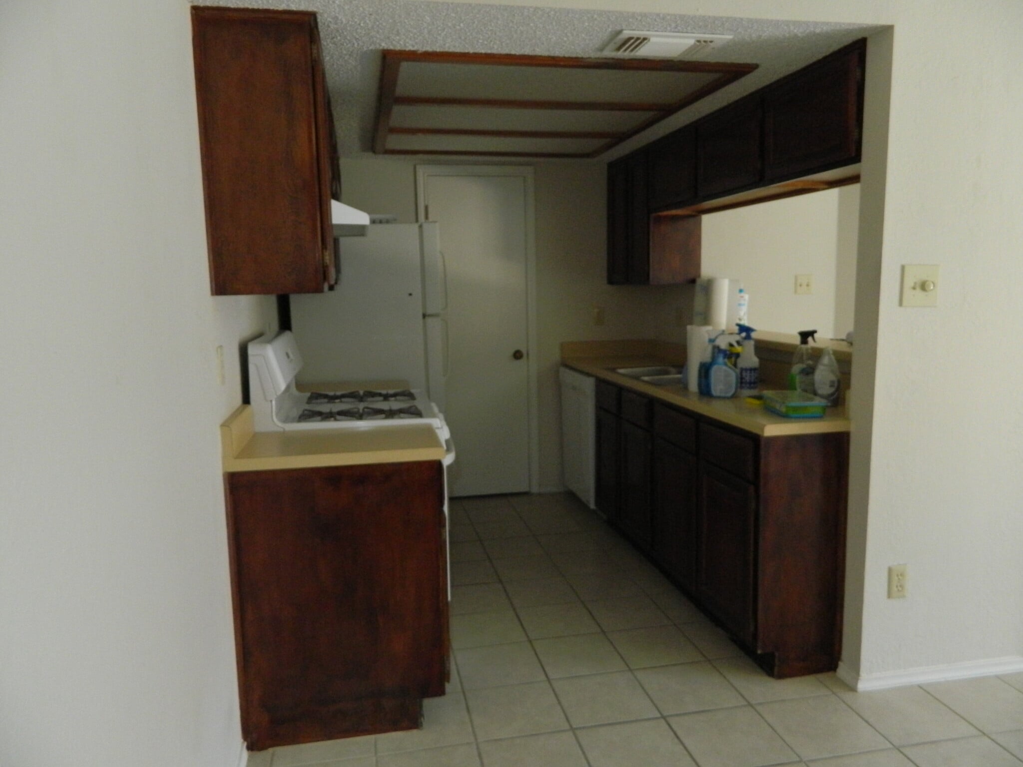 Kitachen - 7806-B Chimayo Cv.,