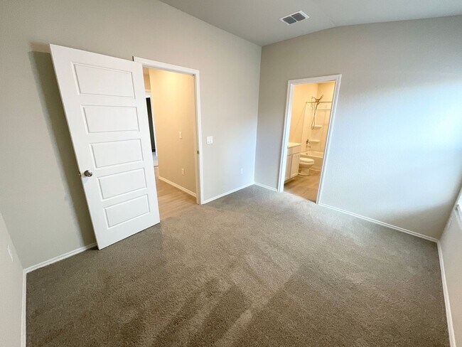 Building Photo - 5731 Falcon Pt