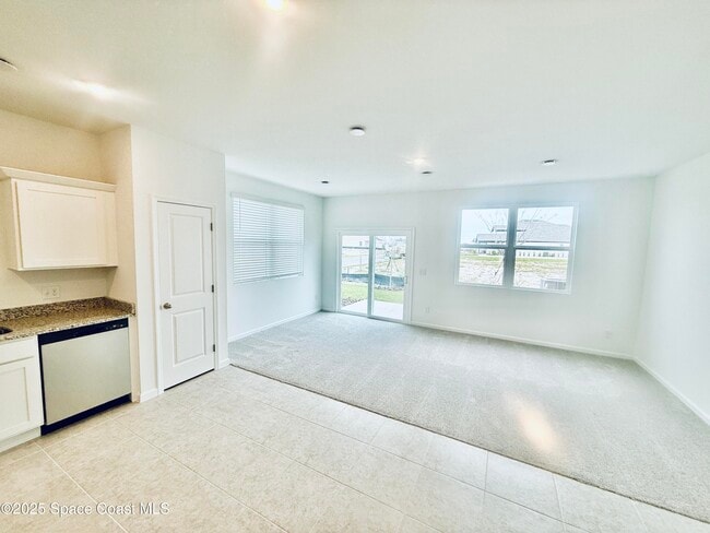 Building Photo - 1858 Bluewater Ln