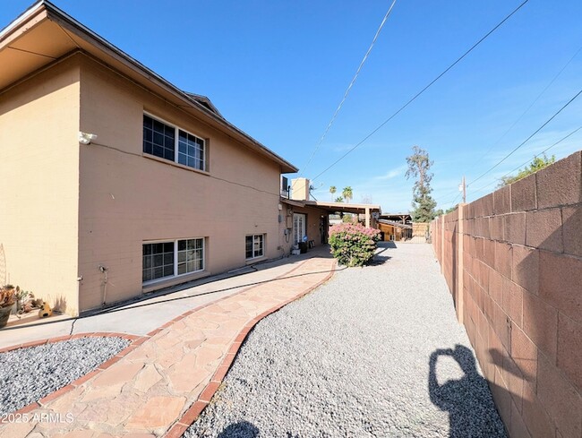 Building Photo - 4019 W San Miguel Ave