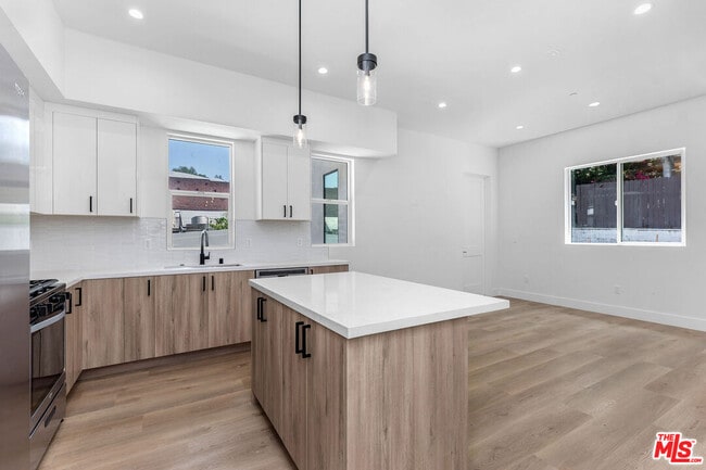 Building Photo - 1819 Ashmore Pl