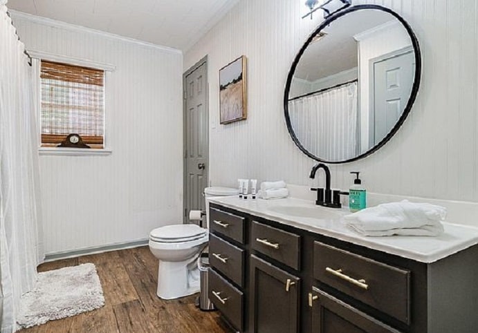 Building Photo - 1010 Solomon St