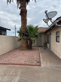 Building Photo - 211 Zinc St