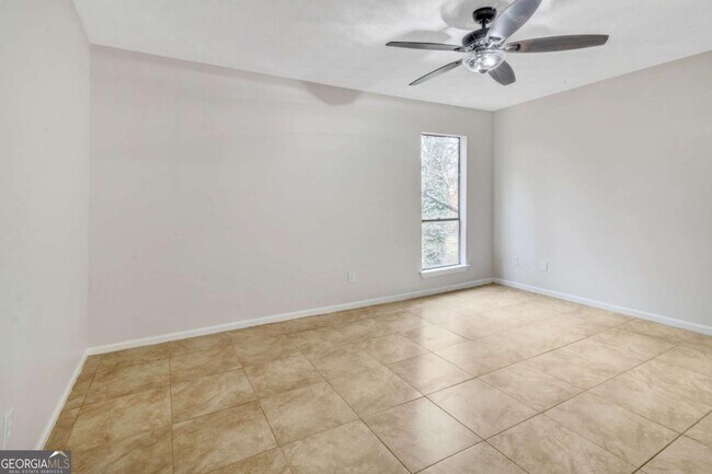 Building Photo - 1065 Mariners Dr