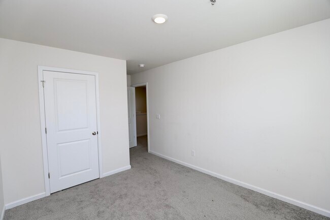 Building Photo - 352 Sandbach Rd