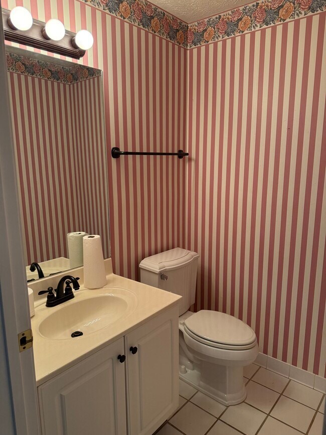 Building Photo - West Lane