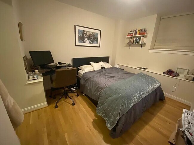 Building Photo - Charming 2 BR/1 BA Apartment in Woodley Park!