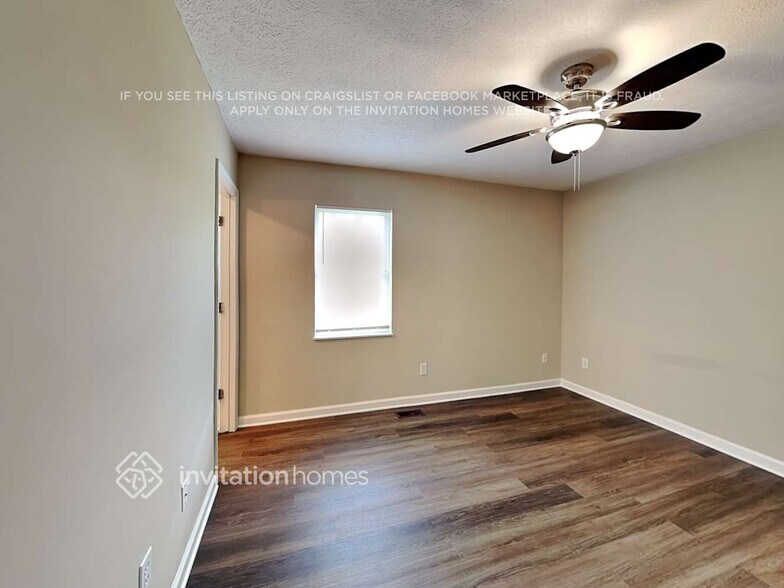 Building Photo - 110 Cartway Ln