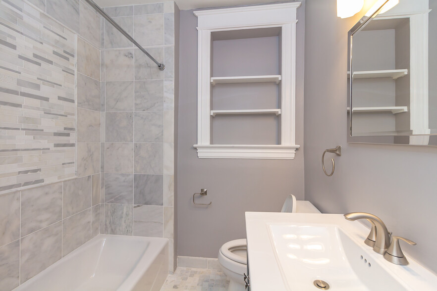 Hallway bathroom - 1931 37th St NW