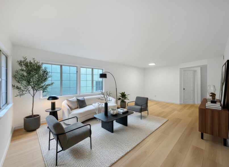 Virtually Staged - 727 E Tujunga Ave