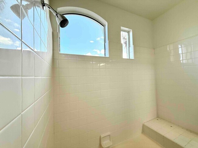 Building Photo - Gated Community - Updated Harbor City Townhouse - 3 bed / 2.5 bath
