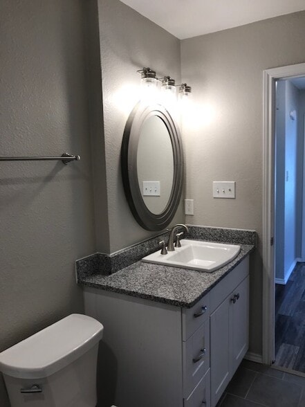 Guest Bath - 575 Cherry Ln