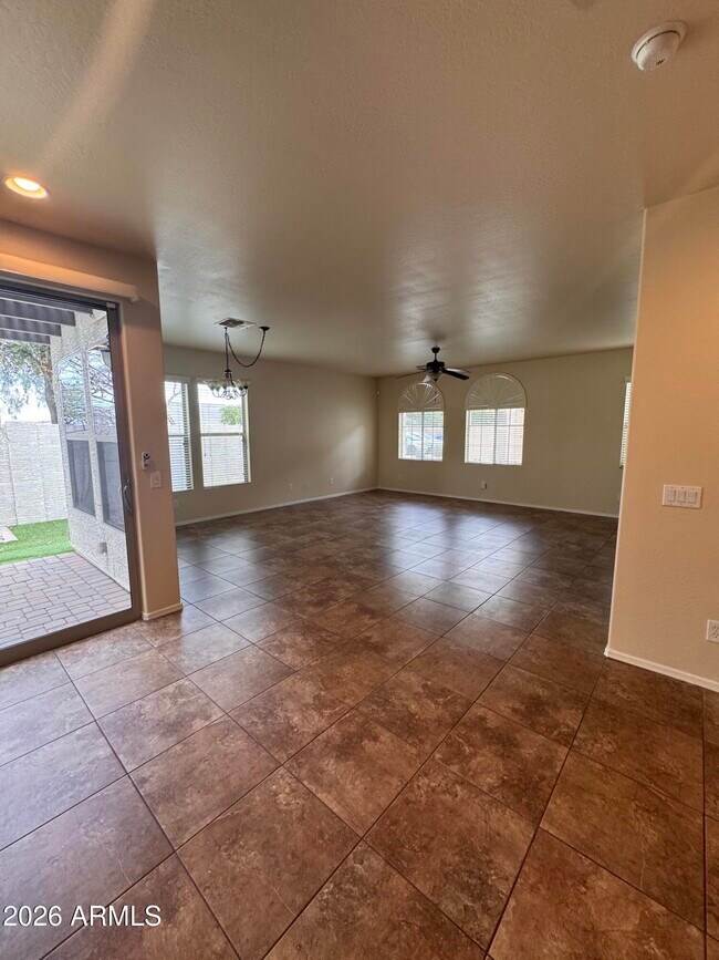 Building Photo - 3457 S Swan Dr