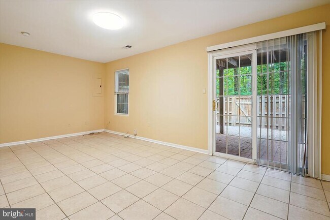 Building Photo - 6760 Cardinal Woods Ct