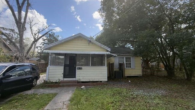 Building Photo - 2748 Broadway Ave