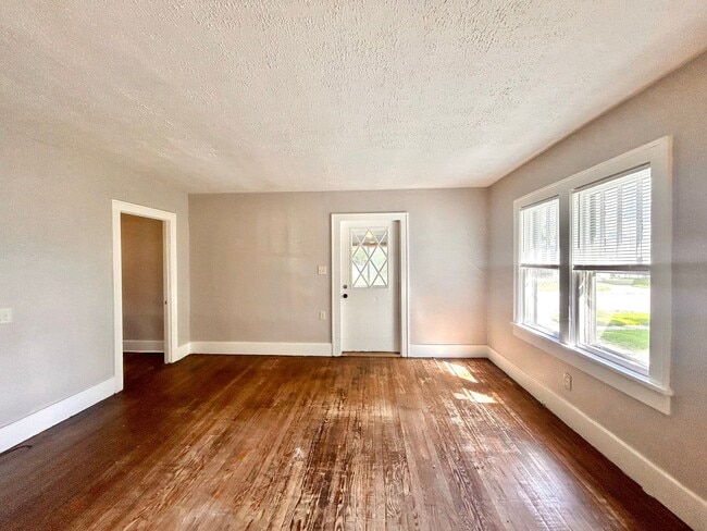 Building Photo - Three Bedroom Home in Muskegon