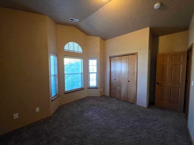 Building Photo - 2300 Meridian Ave