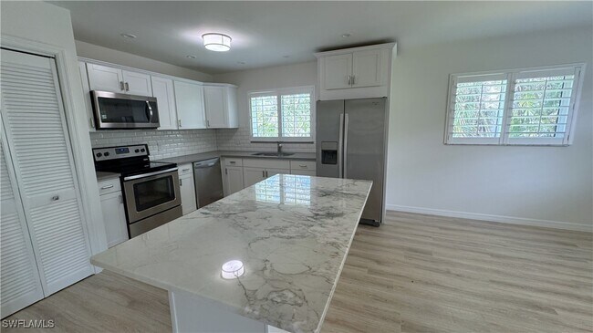 Building Photo - 4170 Crayton Rd