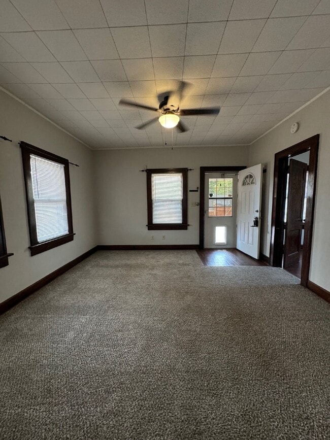 Building Photo - 1556 S Palisade St