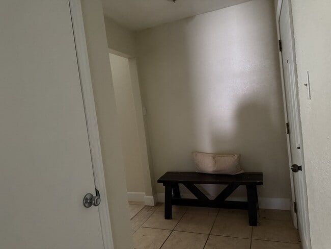 Building Photo - 1906 N 60th St