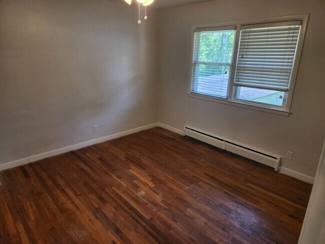 Building Photo - 2822 Kingman Blvd