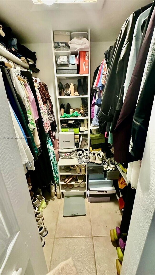 Building Photo - 8550 SW 109th Ave