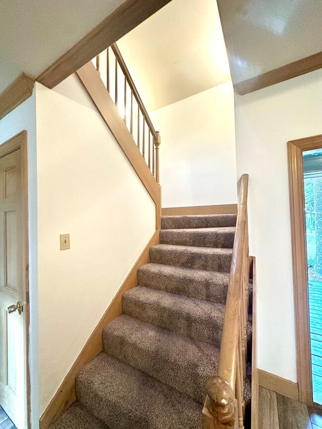 Building Photo - White Oak Common 3BR 2 1/2BA